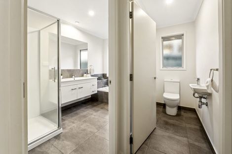 Photo of property in 31 Rochfort Crescent, Pyes Pa, Tauranga, 3112