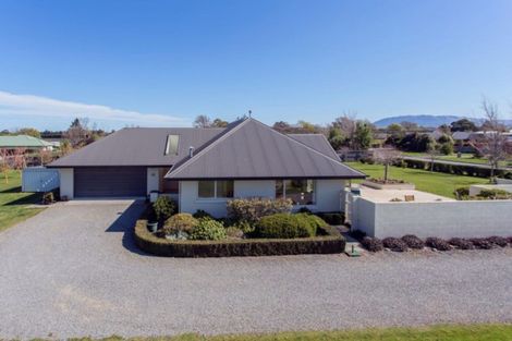 Photo of property in 4 Willowside Place, Amberley, 7410