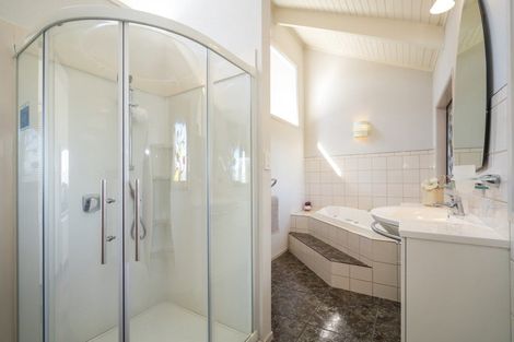 Photo of property in 3 Puriri Place, Whitianga, 3510