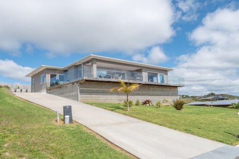Photo of property in 6 Christine Drive, Coopers Beach, 0420
