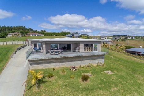 Photo of property in 6 Christine Drive, Coopers Beach, 0420