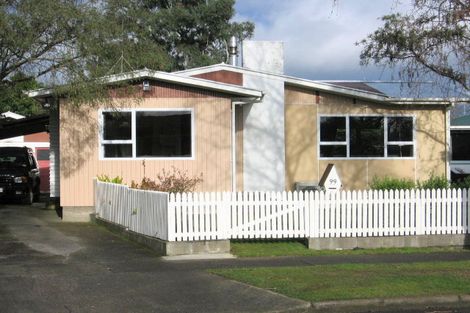 Photo of property in 99 Ruamahanga Crescent, Terrace End, Palmerston North, 4410