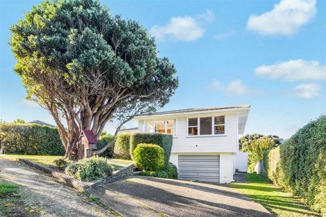 Photo of property in 28 Fairburn Grove, Johnsonville, Wellington, 6037
