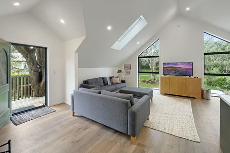 Photo of property in 42 Saxton Road, Upper Vogeltown, New Plymouth, 4371