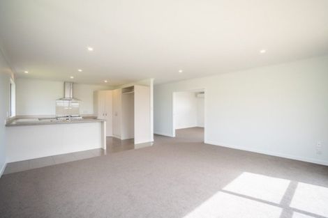 Photo of property in 33 Silicon Way, Fitzherbert, Palmerston North, 4410