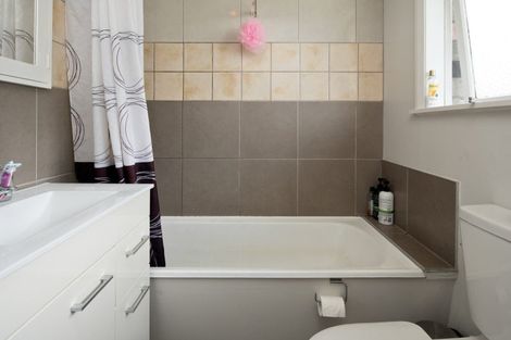 Photo of property in Claredon Court, 46b York Street, Picton, 7220