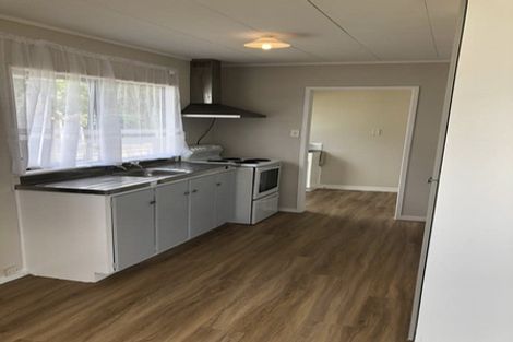 Photo of property in 57 Woodside Road, Massey, Auckland, 0614