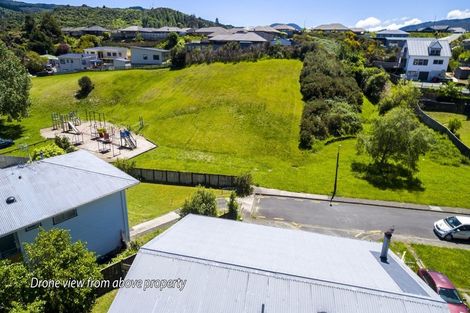 Photo of property in 51 Blueberry Grove, Timberlea, Upper Hutt, 5018