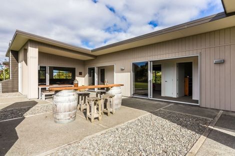 Photo of property in 27 Loch Views Road, Acacia Bay, Taupo, 3385