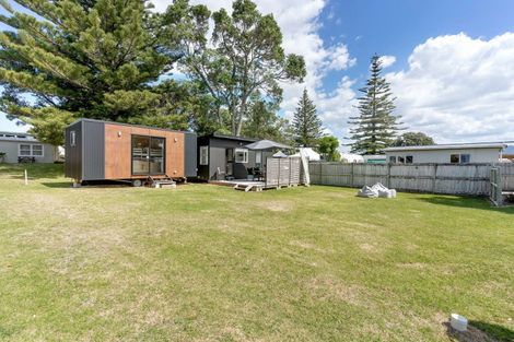 Photo of property in 128 Diana Avenue, Whangamata, 3620