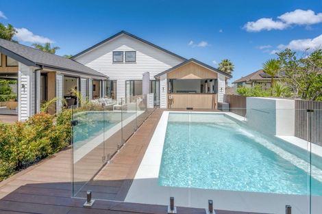 Photo of property in 8 St Elmo Rise, Shamrock Park, Auckland, 2016