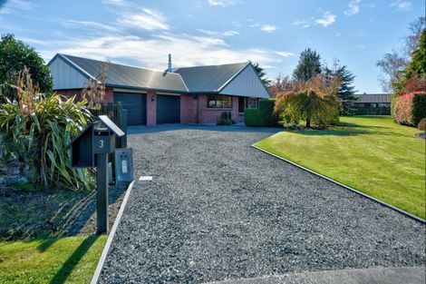 Photo of property in 3 Raeburn Place, Gore, 9710