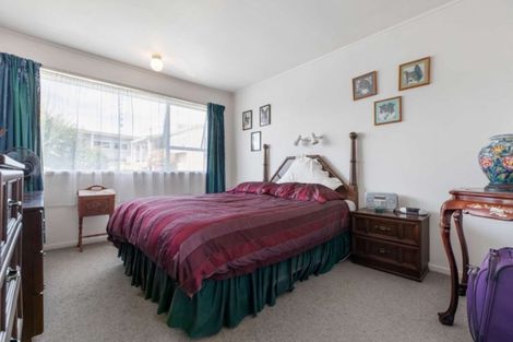 Photo of property in 4/28 Uxbridge Road, Mellons Bay, Auckland, 2014