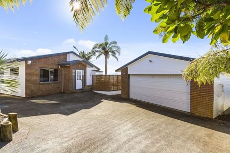 Photo of property in 94 Luckens Road, West Harbour, Auckland, 0618