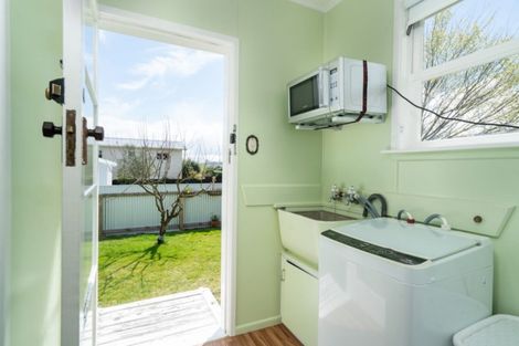 Photo of property in 18 Charles Crescent, Rainbow Point, Taupo, 3330