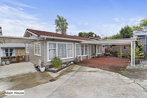 Photo of property in 53 Chatsworth Crescent, Pakuranga Heights, Auckland, 2010