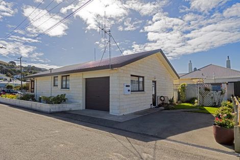 Photo of property in 43 Clyde Street, Oamaru North, Oamaru, 9400