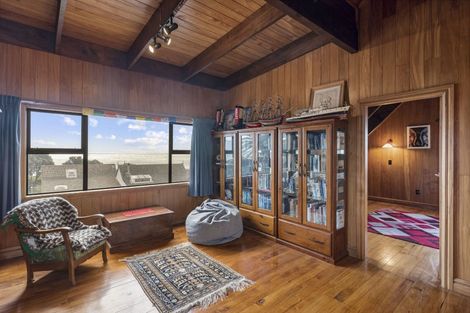 Photo of property in 11 Waiheke Street, Waikanae Beach, Waikanae, 5036