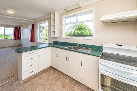 Photo of property in 86 Karaka Street, Castlecliff, Whanganui, 4501