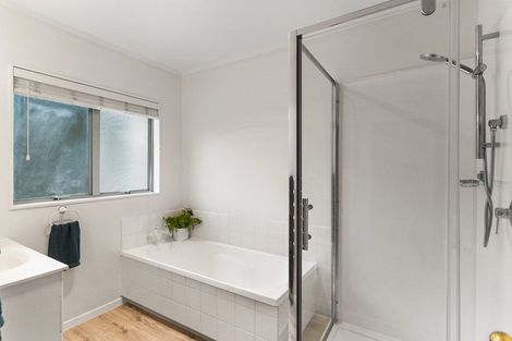 Photo of property in 1/36 Kowhai Road, Campbells Bay, Auckland, 0630