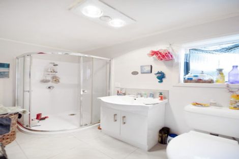 Photo of property in 12 Ronald Place, Manurewa, Auckland, 2102