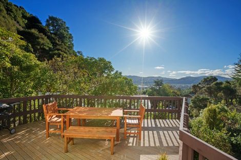 Photo of property in 10 Haven Grove, Naenae, Lower Hutt, 5011