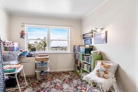 Photo of property in 1/349 Glenfield Road, Glenfield, Auckland, 0629