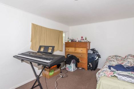 Photo of property in 4 Coburg Street, Henderson, Auckland, 0612