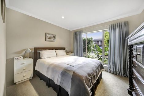 Photo of property in 55 Ray Small Drive, Pahurehure, Papakura, 2113