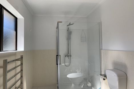 Photo of property in 6 Fleetwood Drive, Henderson, Auckland, 0612