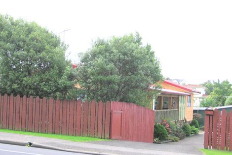 Photo of property in 14 Red Beach Road, Red Beach, 0932