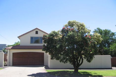 Photo of property in 2/7 Pierce Road, Milford, Auckland, 0620