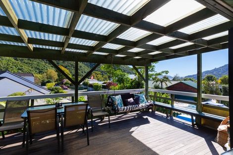 Photo of property in 14 Huia Street, Waikawa, Picton, 7220