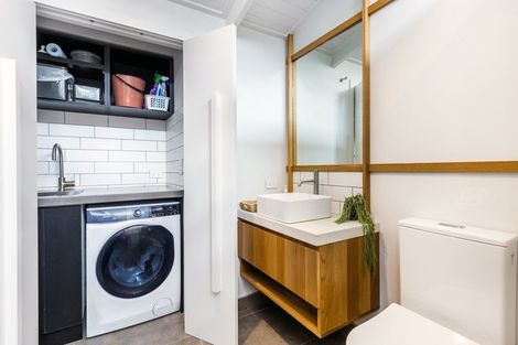 Photo of property in 224 Lake Terrace, Waipahihi, Taupo, 3330