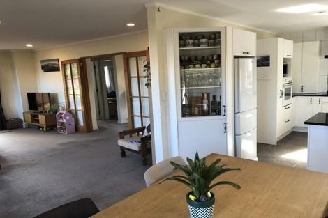 Photo of property in 2/212 Waterloo Road, Hutt Central, Lower Hutt, 5011