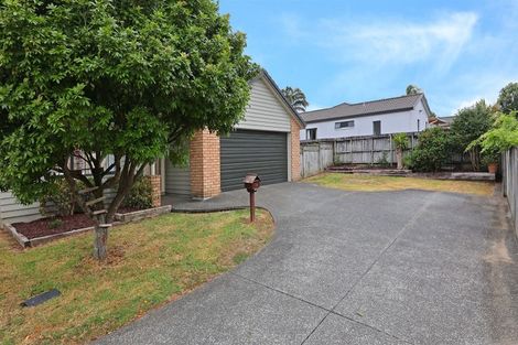 Photo of property in 12 Peachstone Lane, Henderson, Auckland, 0612