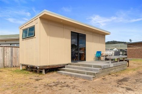 Photo of property in 114 Tamaki Road, Whangamata, 3620