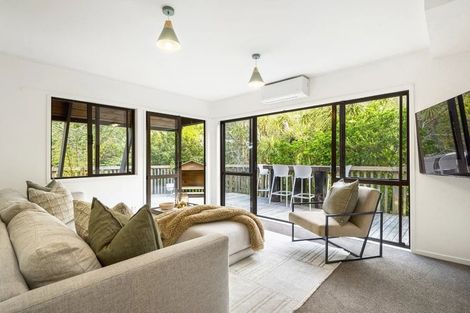 Photo of property in 1/5 Glenbush Place, Birkenhead, Auckland, 0626