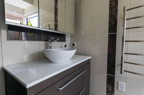 Photo of property in 17 Te Atatu Road, Te Atatu South, Auckland, 0610