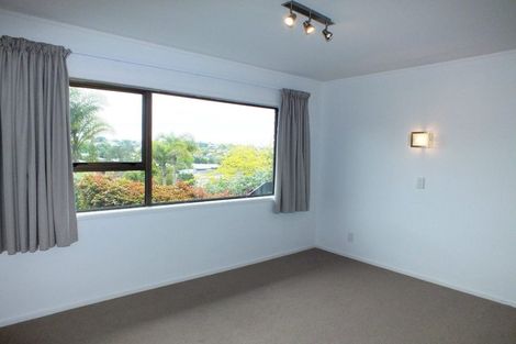 Photo of property in 1/19 Saddleback Rise, Murrays Bay, Auckland, 0630