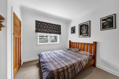 Photo of property in 18 Bulteel Street, New Plymouth, 4310