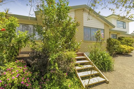 Photo of property in 6 Lanham Lane, Massey, Auckland, 0614