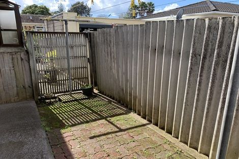 Photo of property in 1/92 Grey Street, Onehunga, Auckland, 1061