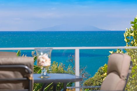 Photo of property in 150 Pacific Parade, Army Bay, Whangaparaoa, 0930