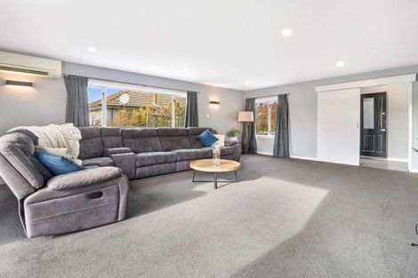 Photo of property in 8 Roberts Road, Hei Hei, Christchurch, 8042