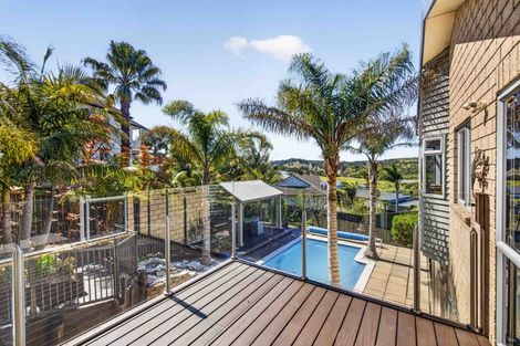 Photo of property in 21 Kotanui Avenue, Army Bay, Whangaparaoa, 0930
