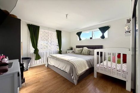 Photo of property in 38 Larissa Avenue, Henderson, Auckland, 0610