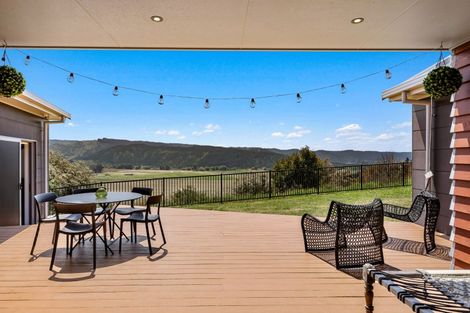 Photo of property in 19 Esk View Road, Eskdale, Napier, 4182