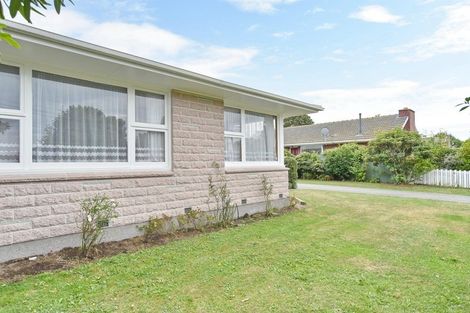 Photo of property in 77 Cutts Road, Russley, Christchurch, 8042