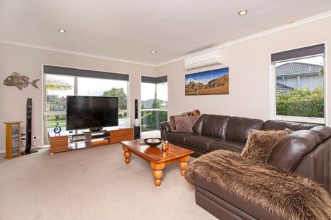 Photo of property in 8 Moycullien Lane, East Tamaki Heights, Auckland, 2016
